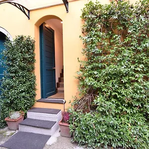 Isola Memmia Bed & Breakfast